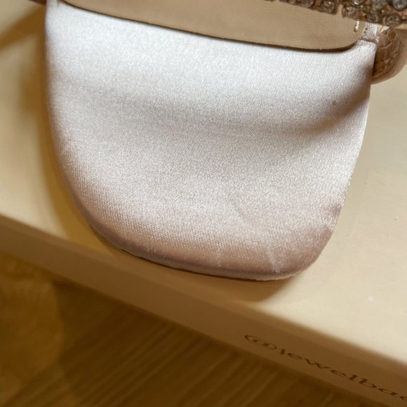 Brand New Badgley Mischka Charlee Champagne Satin - Picture 11 of 15
